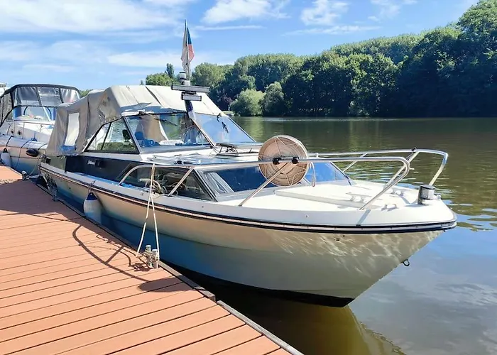 Wake Port Boat, Ubytovani Na Lodi