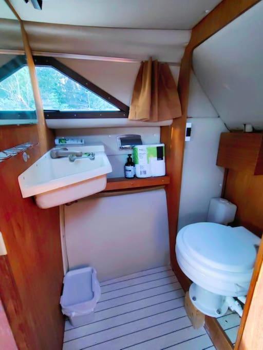 Wake Port Boat, Na Lodi *